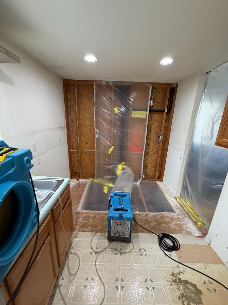 drying out water damange from older kitchen by righteous renovations